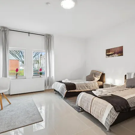 Apartment Zentrale Lage ... Ideal Fuer Geschaeftsleute, Monteure, Familien...3 Zimmer, Wlan, Smarttv *