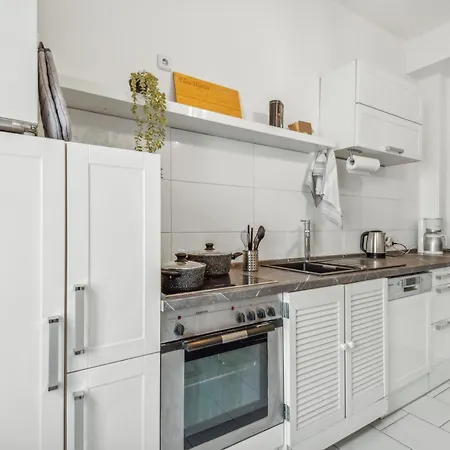 Zentrale Lage ... Ideal Fuer Geschaeftsleute, Monteure, Familien...3 Zimmer, Wlan, Smarttv Apartment Mettmann