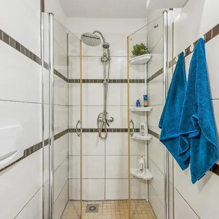 דירה Zentrale Lage ... Ideal Fuer Geschaeftsleute, Monteure, Familien...3 Zimmer, Wlan, Smarttv