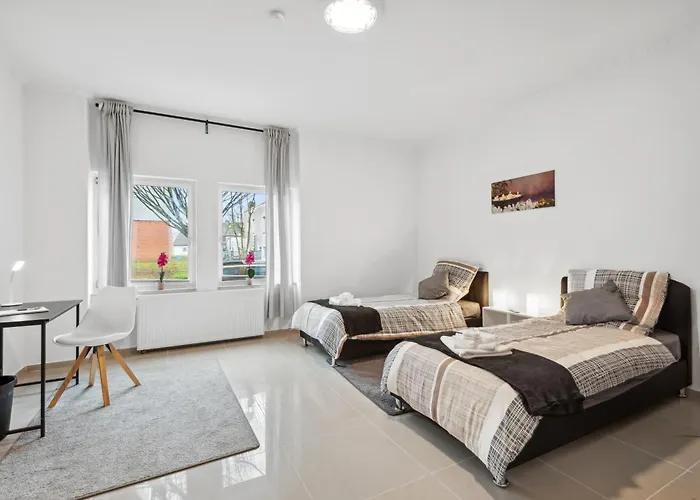 Appartement Zentrale Lage ... Ideal Fuer Geschaeftsleute, Monteure, Familien...3 Zimmer, Wlan, Smarttv *