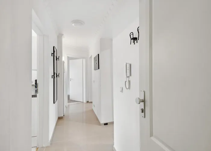 Appartement Zentrale Lage ... Ideal Fuer Geschaeftsleute, Monteure, Familien...3 Zimmer, Wlan, Smarttv