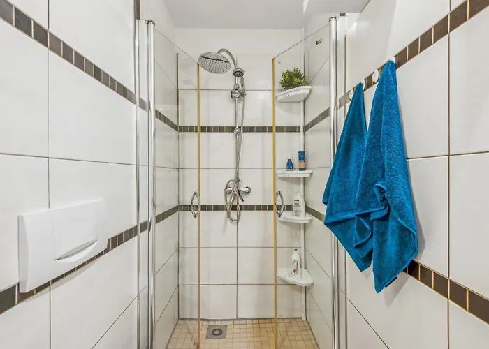 Appartement Zentrale Lage ... Ideal Fuer Geschaeftsleute, Monteure, Familien...3 Zimmer, Wlan, Smarttv