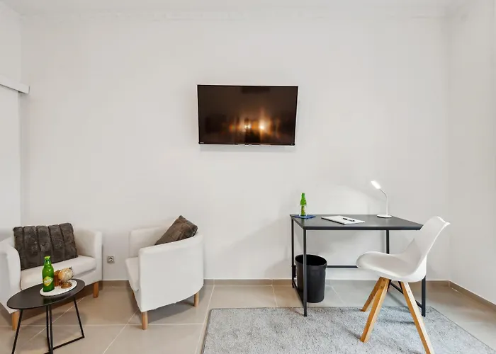 Zentrale Lage ... Ideal Fuer Geschaeftsleute, Monteure, Familien...3 Zimmer, Wlan, Smarttv * Mettmann