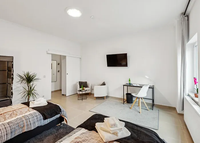 Zentrale Lage ... Ideal Fuer Geschaeftsleute, Monteure, Familien...3 Zimmer, Wlan, Smarttv Mettmann